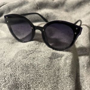 Black sunglasses